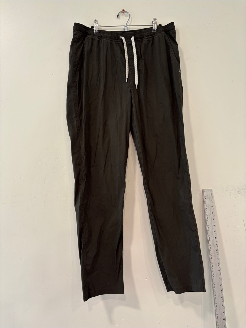 Vuori Kore Everyday Jogger Pants Men Large Dark Oregano Green Lined V4029 30"